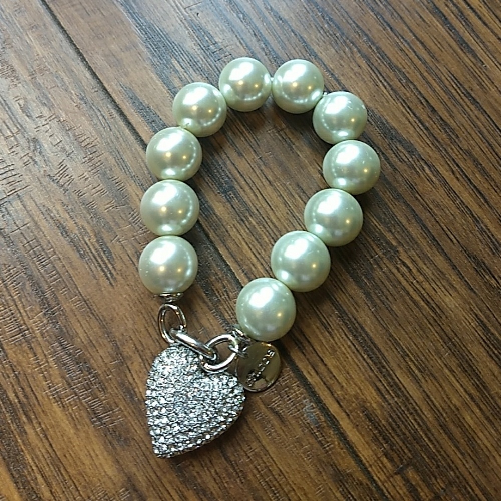 Chico's faux perls with heart stones